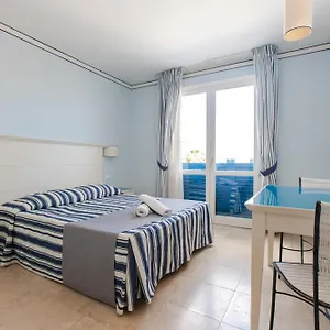 **** Aparthotel Cala La Luna Italy